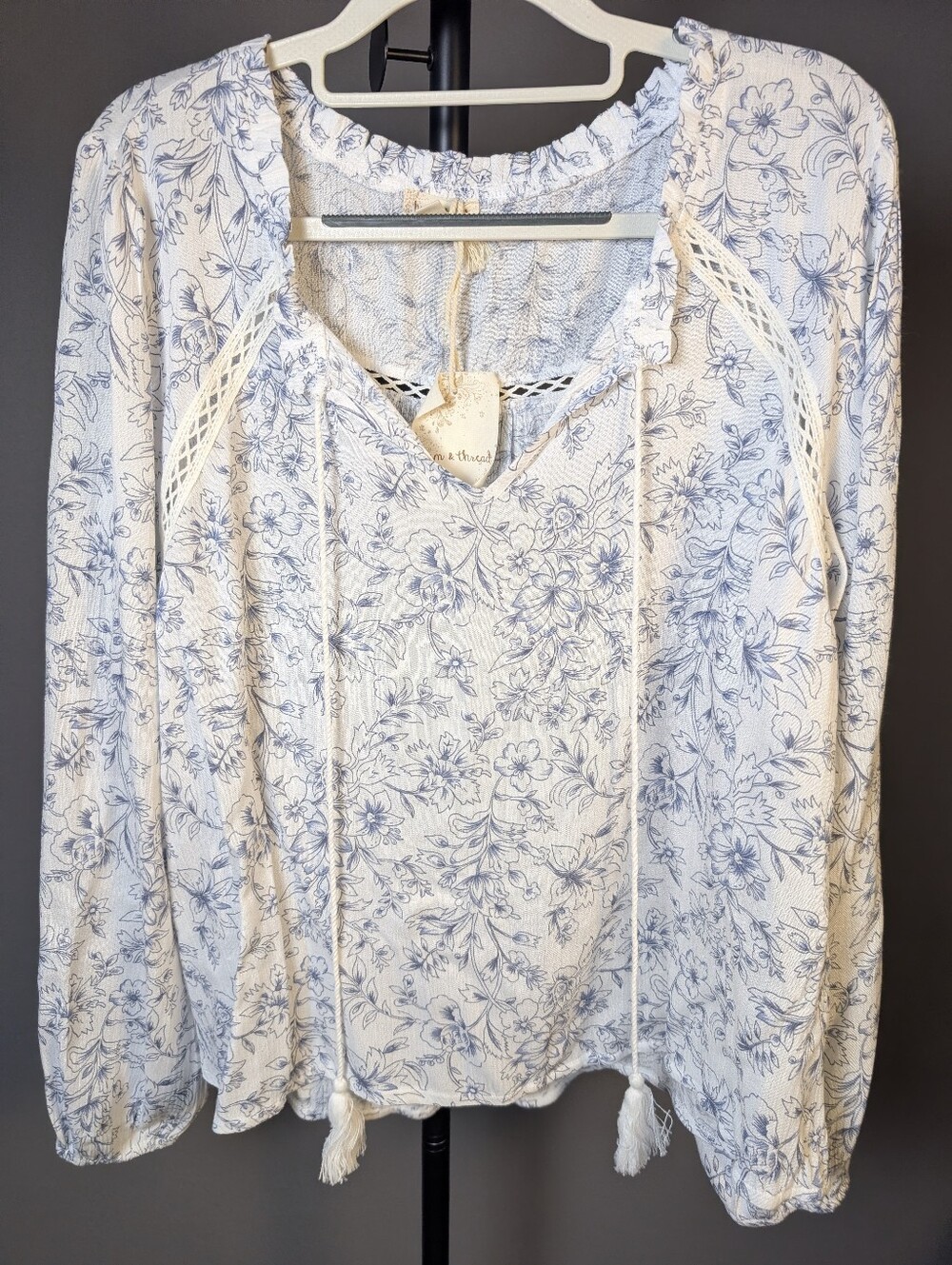 Hem & Thread Blue Floral Boho Peasant Blouse Lace Tassel NWT L A-245 - Picture 2 of 11